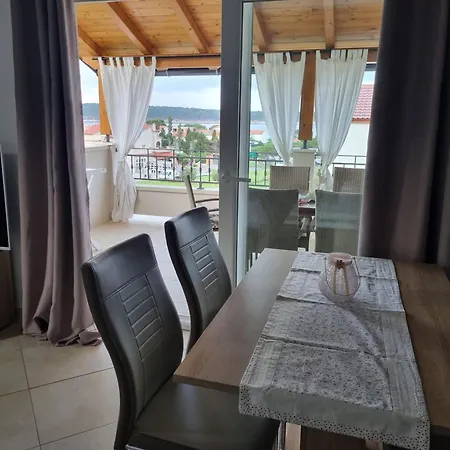 曼努埃尔公寓 Banjol