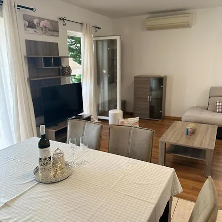 曼努埃尔公寓 * Banjol