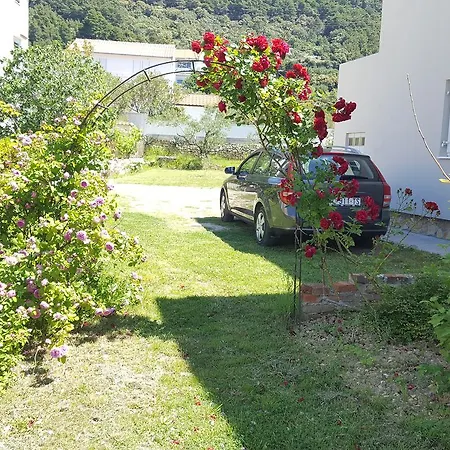 曼努埃尔公寓 * Banjol