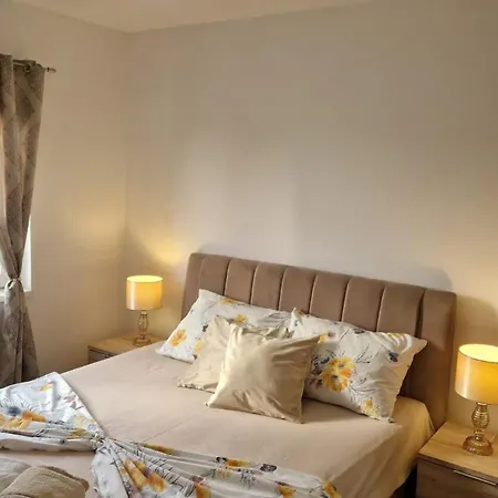 Manuel Apartment *